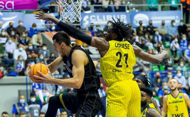 El San Pablo ahuyenta fantasmas en la Champions (92-80)