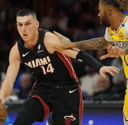 La noche NBA: Severa derrota a los Lakers, y trabajada victoria de los Celtics