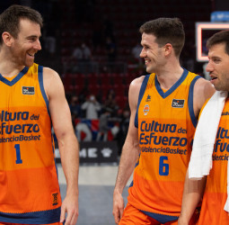 Valencia reacciona a tiempo para asaltar Vitoria (71-78)