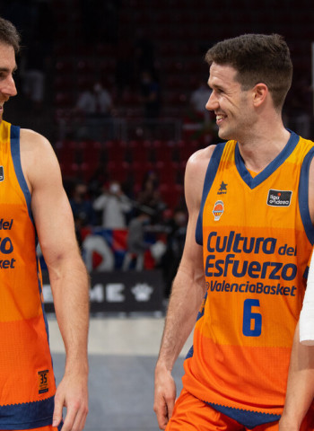 Valencia reacciona a tiempo para asaltar Vitoria (71-78)