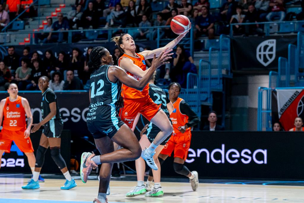 El Valencia BC cumple los pronósticos en el debut de la Copa, 63-55