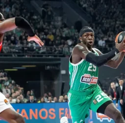 Panathinaikos triunfa en la prórroga y se prepara para enfrentarse al Efes, 111-104