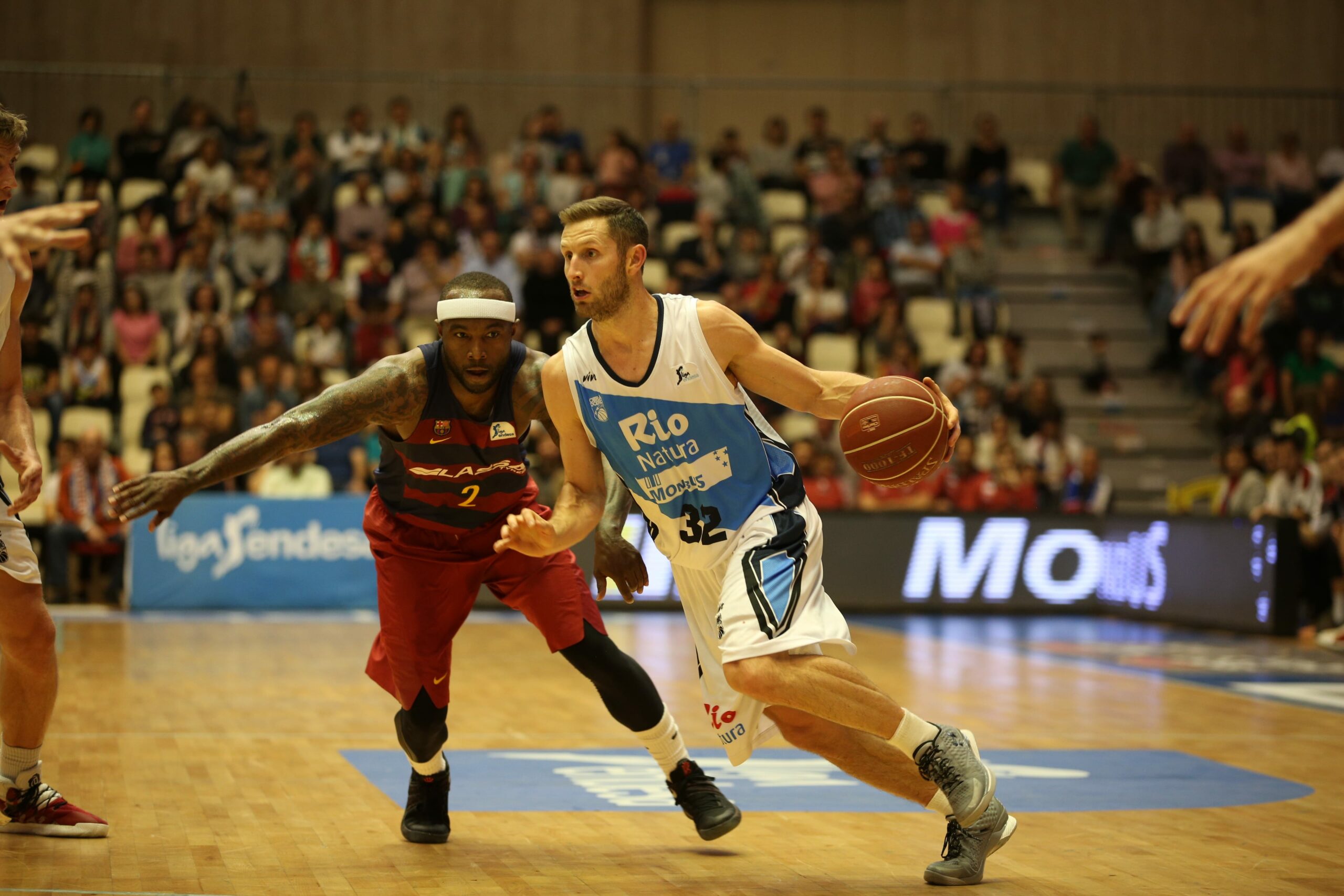 El Rio Natura Monbus se despide de una dura temporada con derrota ante el Barcelona (71-76)