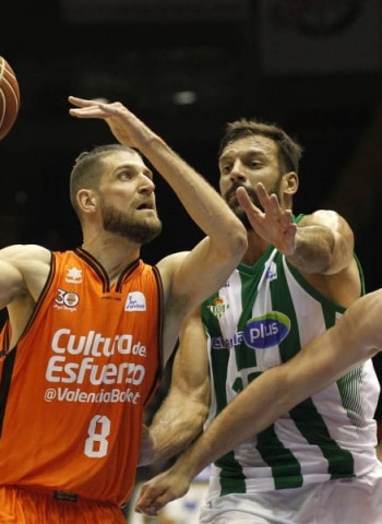 Sufrida victoria del Valencia Basket en Sevilla para mantenerse arriba (85-90)