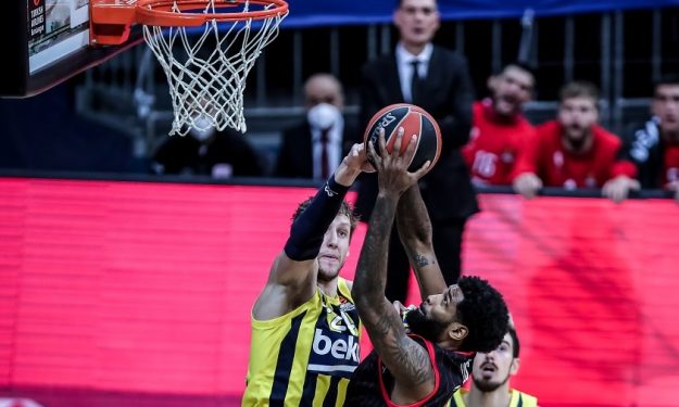 Vesely lidera al Fenerbahce para vencer al Olympiacos (84-77)
