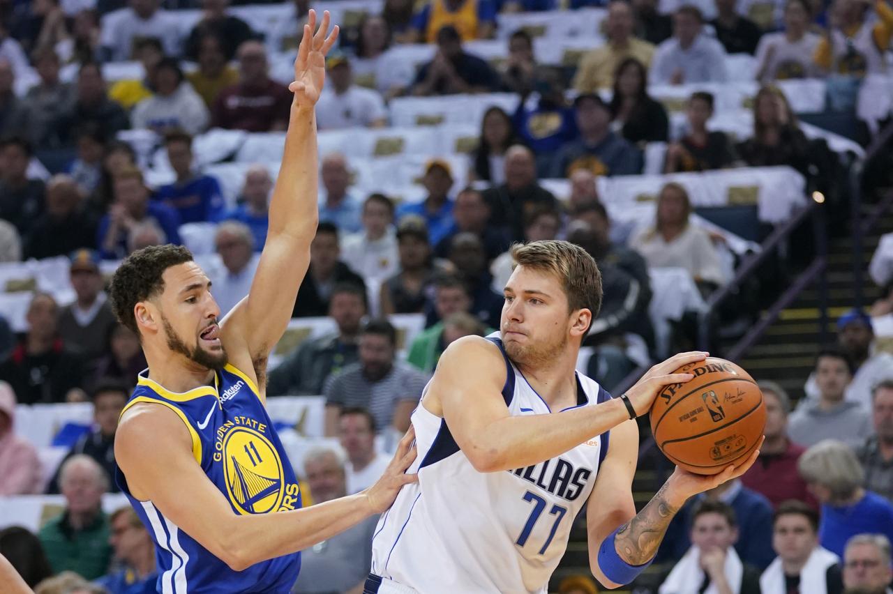 Walker supera a los Celtics, Young a los Sixers, y un nuevo triple-doble de Doncic para ganar a los Warriors