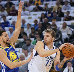 Walker supera a los Celtics, Young a los Sixers, y un nuevo triple-doble de Doncic para ganar a los Warriors