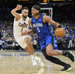 Banchero y los Magic alargan la serie al séptimo, 103-96 [3-3]