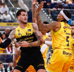 Tenerife se lleva el derbi canario, 67-70