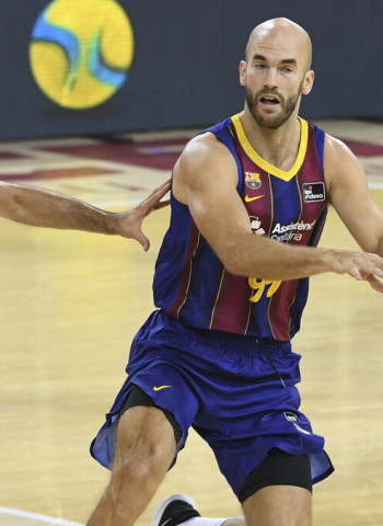 El Barça acaba con la condición de invicto del Iberostar Tenerife (81-74)