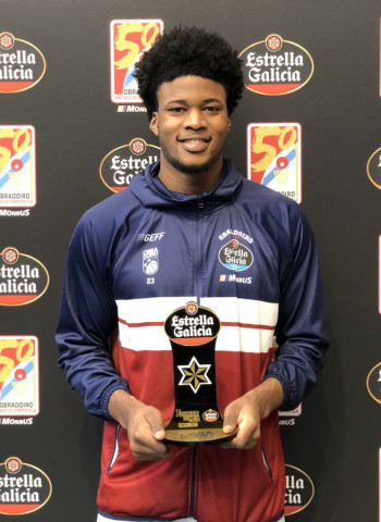 Steven Enoch elegido Jugador Estrella Galicia de Abril
