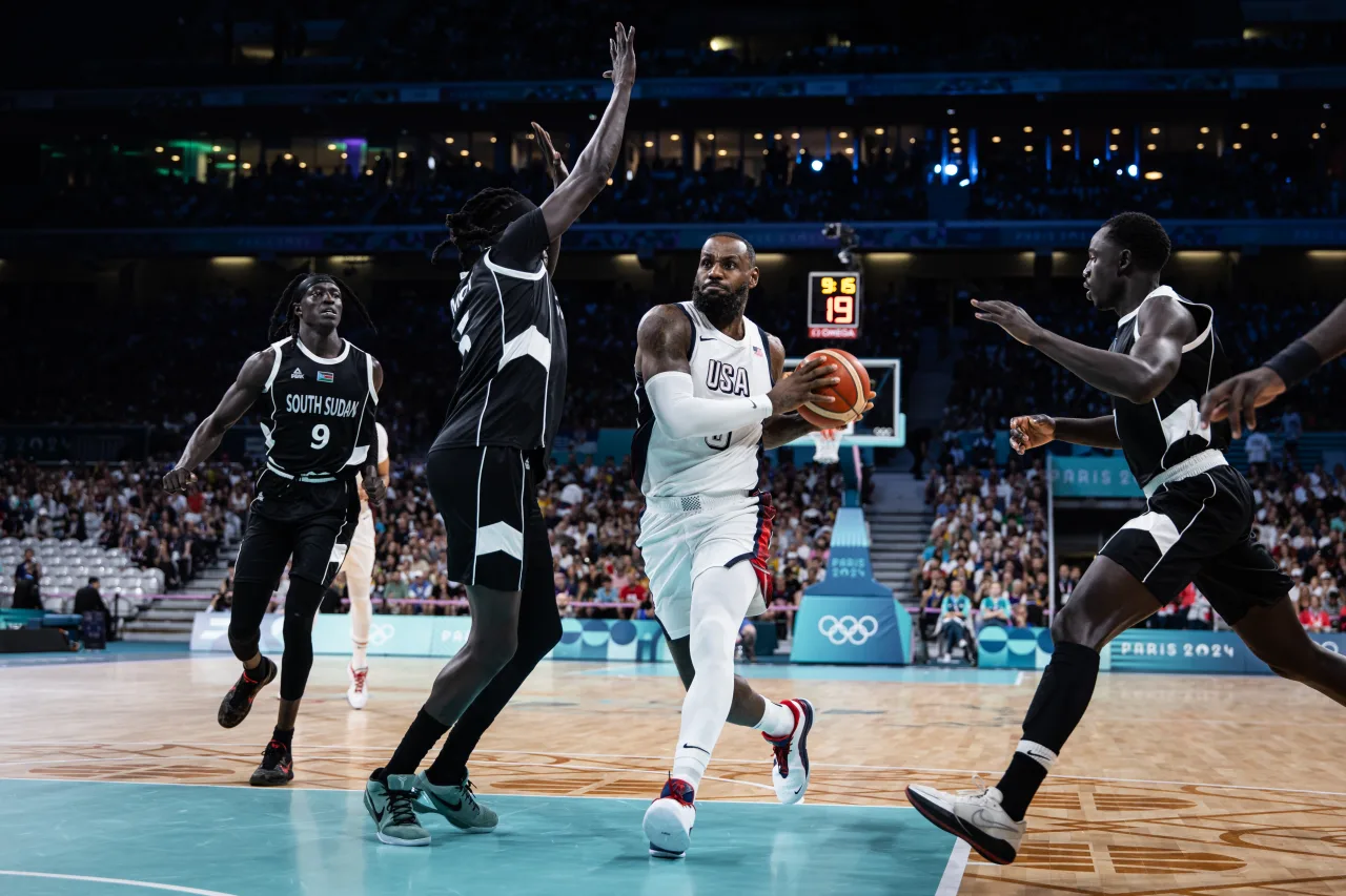 Estados Unidos domina a Sudán del Sur, 103-86