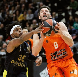 Van Rossom renovará con el Valencia Basket