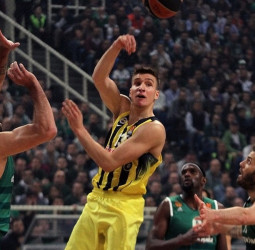 [0-2] El Fenerbahce hace enmudecer Atenas (75-80)