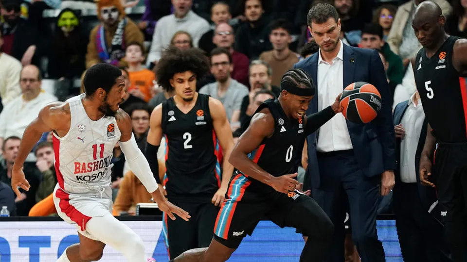 París se impone al Baskonia en un duelo a pocos puntos, 67-65