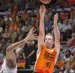 Justin Hamilton vuelve a la NBA