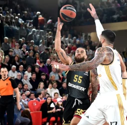 El Real Madrid sufre un duro correctivo en Mónaco, 98-76