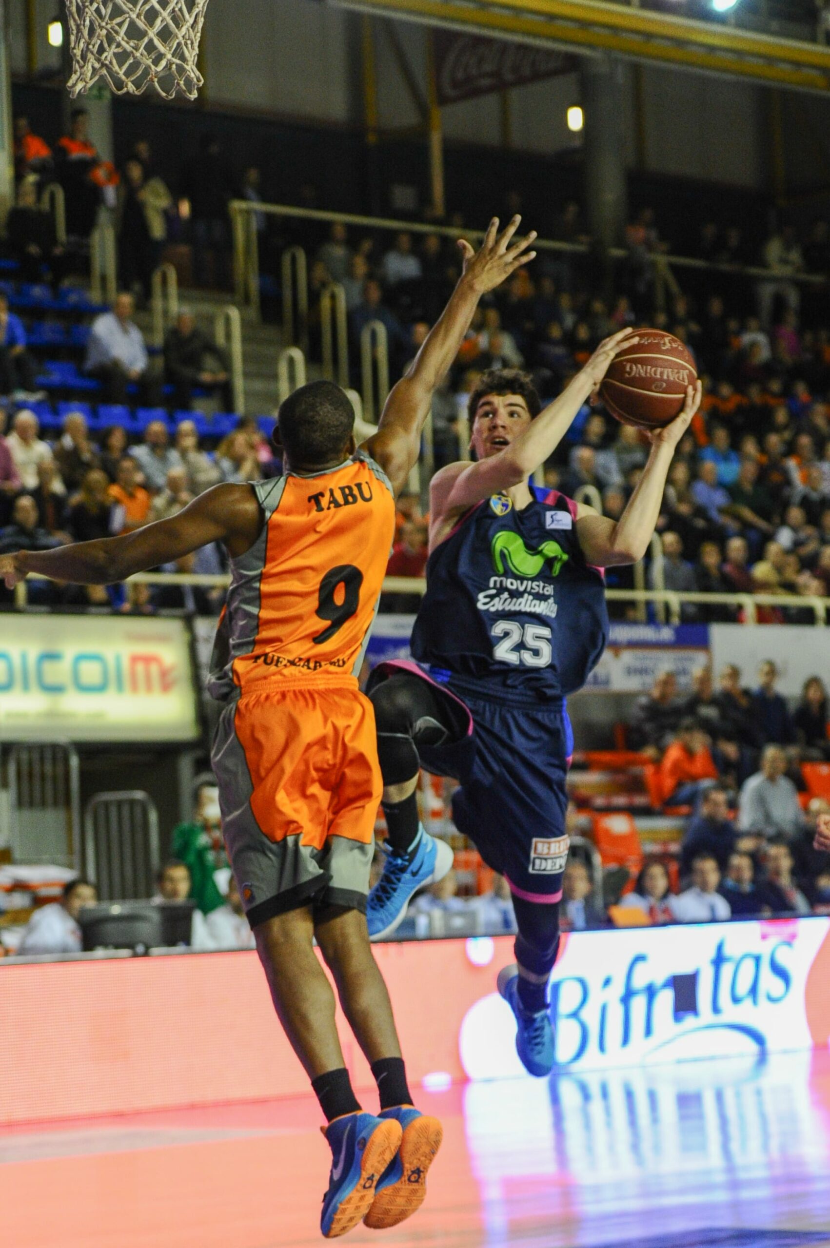 Levon Kendall, en su presentación: "veo al equipo motivado y listo para jugar fuerte"