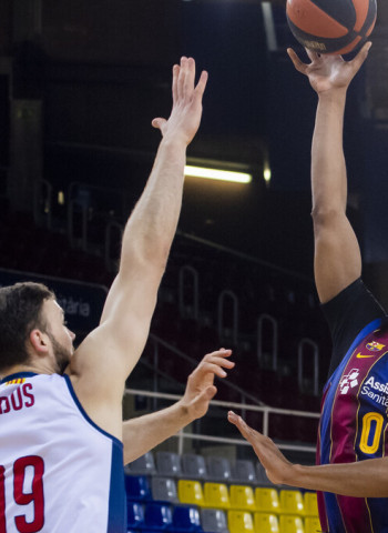 Victoria muy trabajada del Barça por 97 a 89 ante un gran Baxi Manresa
