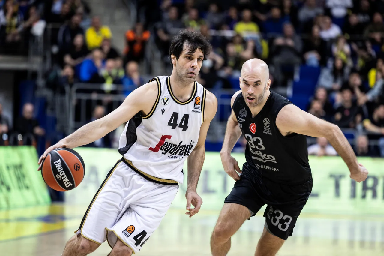 El Fenerbahce vapulea a la Virtus Bolonia, 104-72
