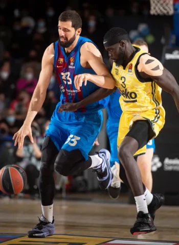 Abrines y Mirotic lideran a un Barça intratable (88-67)