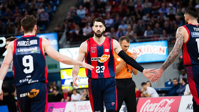 KIROLBET Baskonia asesta el primer golpe a Unicaja (87-70)