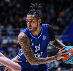 Trey Thompkins, un mes más en el Estrella Roja