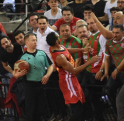 FIBA sanciona al Karsiyaka por el incidente con Sadiel Rojas