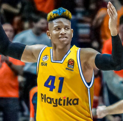 Jasiel Rivero seguirá una temporada más en el Maccabi