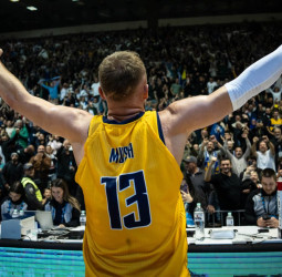 Bosnia y Herzegovina se toma revancha ante Croacia, 110-90