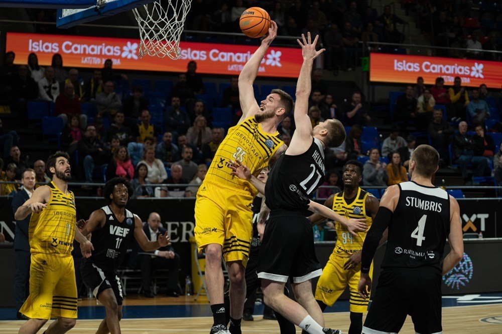 Iberostar Tenerife se pasea ante el Riga (92-59)