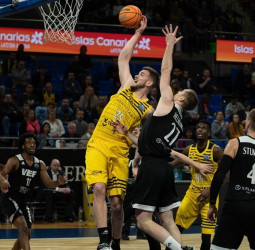 Iberostar Tenerife se pasea ante el Riga (92-59)