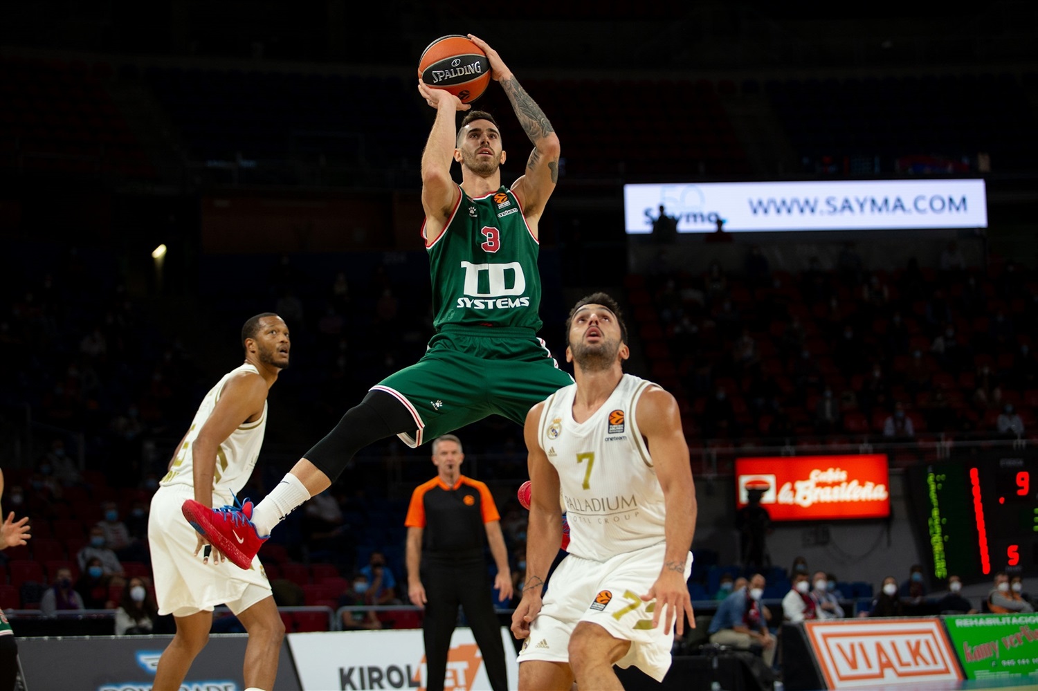 El Baskonia intenta negociar la vuelta de Luca Vildoza