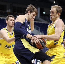 El balance defensivo del ALBA Berlín supera al Fenerbahce (89-63)