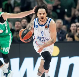 El Anadolu Efes le roba el factor cancha al Panathinaikos, 76-79 [1-1]