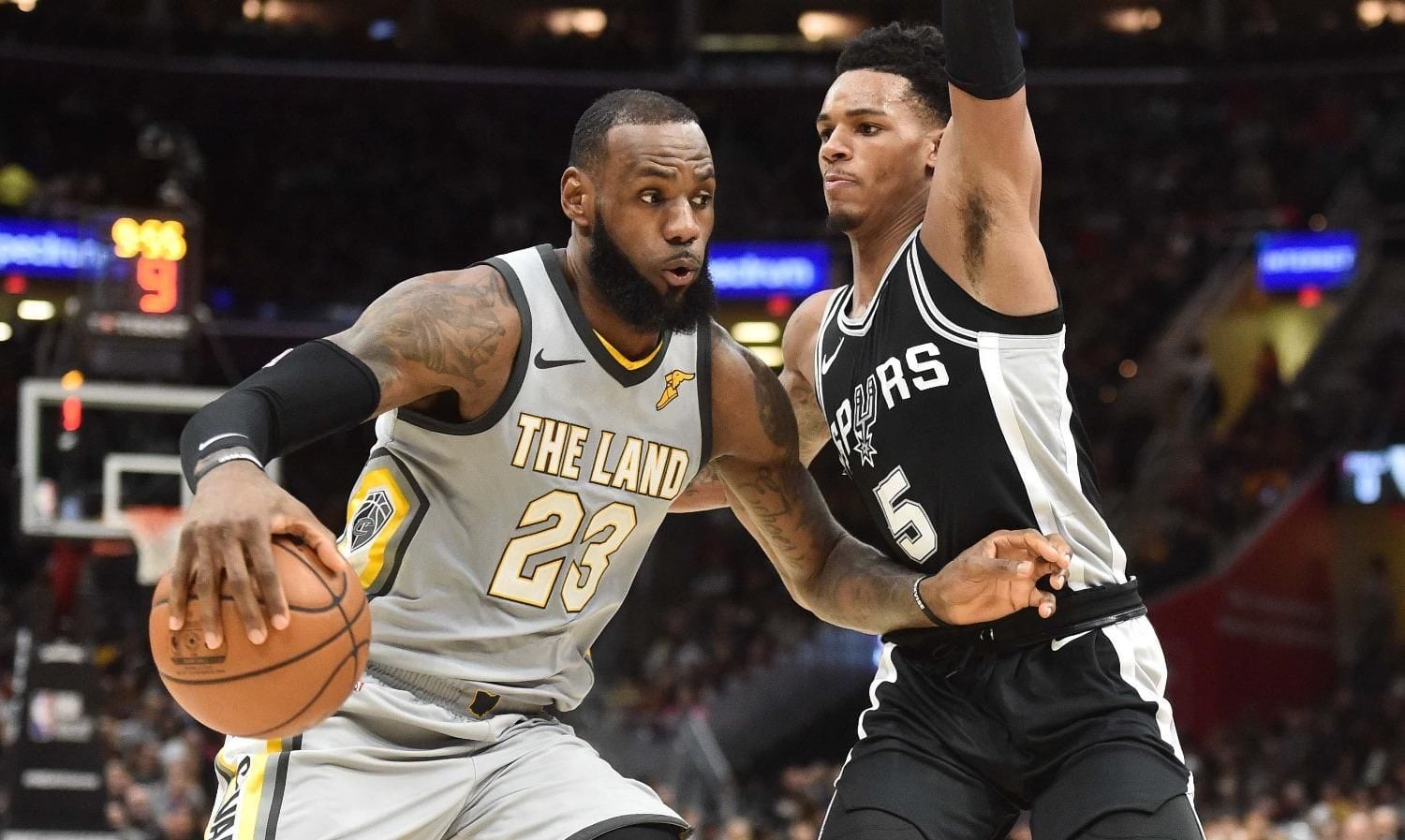 Los Hornets superan a los Pistons, Davis vuelve a salirse y los Spurs pasan por encima de los Cavaliers
