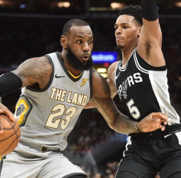 Los Hornets superan a los Pistons, Davis vuelve a salirse y los Spurs pasan por encima de los Cavaliers