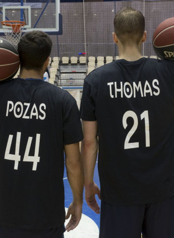 A la venta una nueva camiseta de manga corta de algodón con los dorsales de los jugadores del Monbus Obradoiro