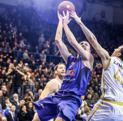 El CSKA Moscú termina la fase regular líder y arrasando
