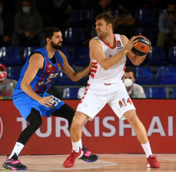 Vezenkov espera la oferta oficial de los Kings para tomar decisiones