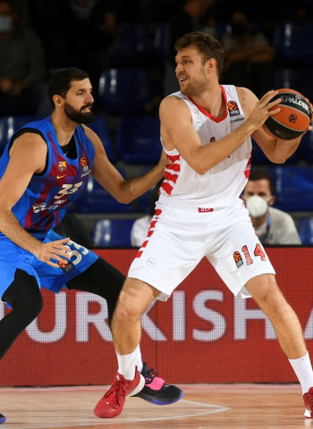 Vezenkov espera la oferta oficial de los Kings para tomar decisiones