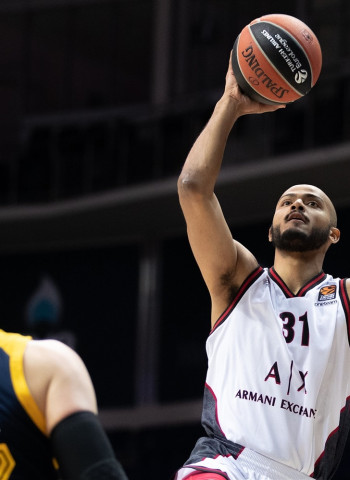 Shields lidera el festival del Milán ante el Khimki (93-102)