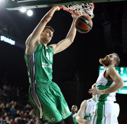El Darussafaka sentencia en el último cuarto al Unics Kazan (71-64)