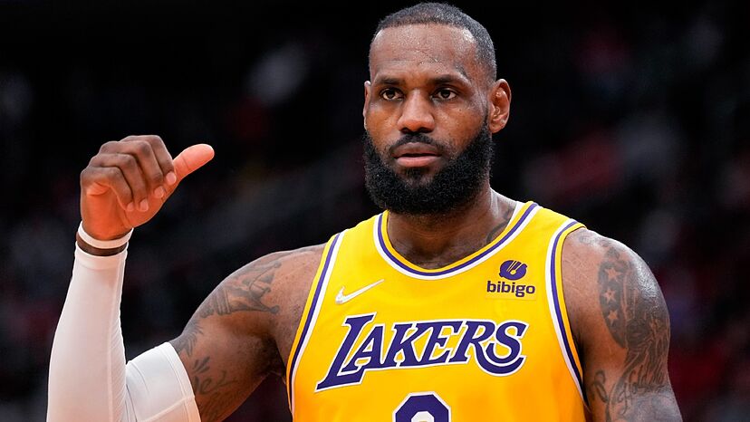 Los Lakers dosificarán los minutos de LeBron James esta temporada