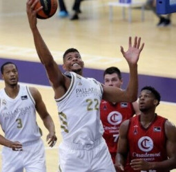 Real Madrid termina invicto en pretemporada a costa de Casademont Zaragoza (91-75)