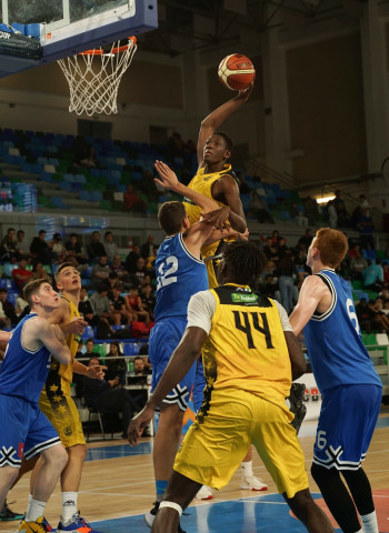 El CajaSiete Canarias busca las semifinales del ‘XXIII Fred Olsen Express International Basketball Tournament