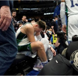 La rodilla de Luka Doncic hace saltar las alarmas en los Dallas Mavericks
