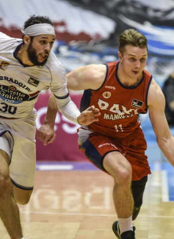 El Monbus Obradoiro remonta y gana una victoria importantísima (90-87)