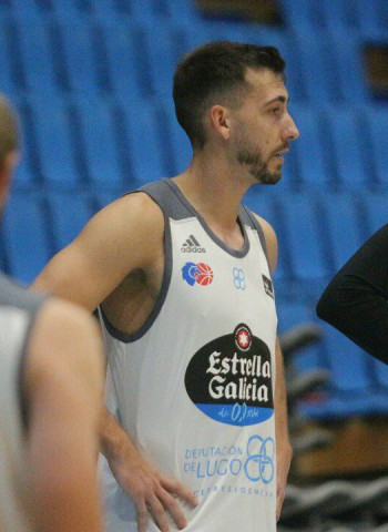 Adrián Chapela refuerza a un Río Breogán que suma efectivos