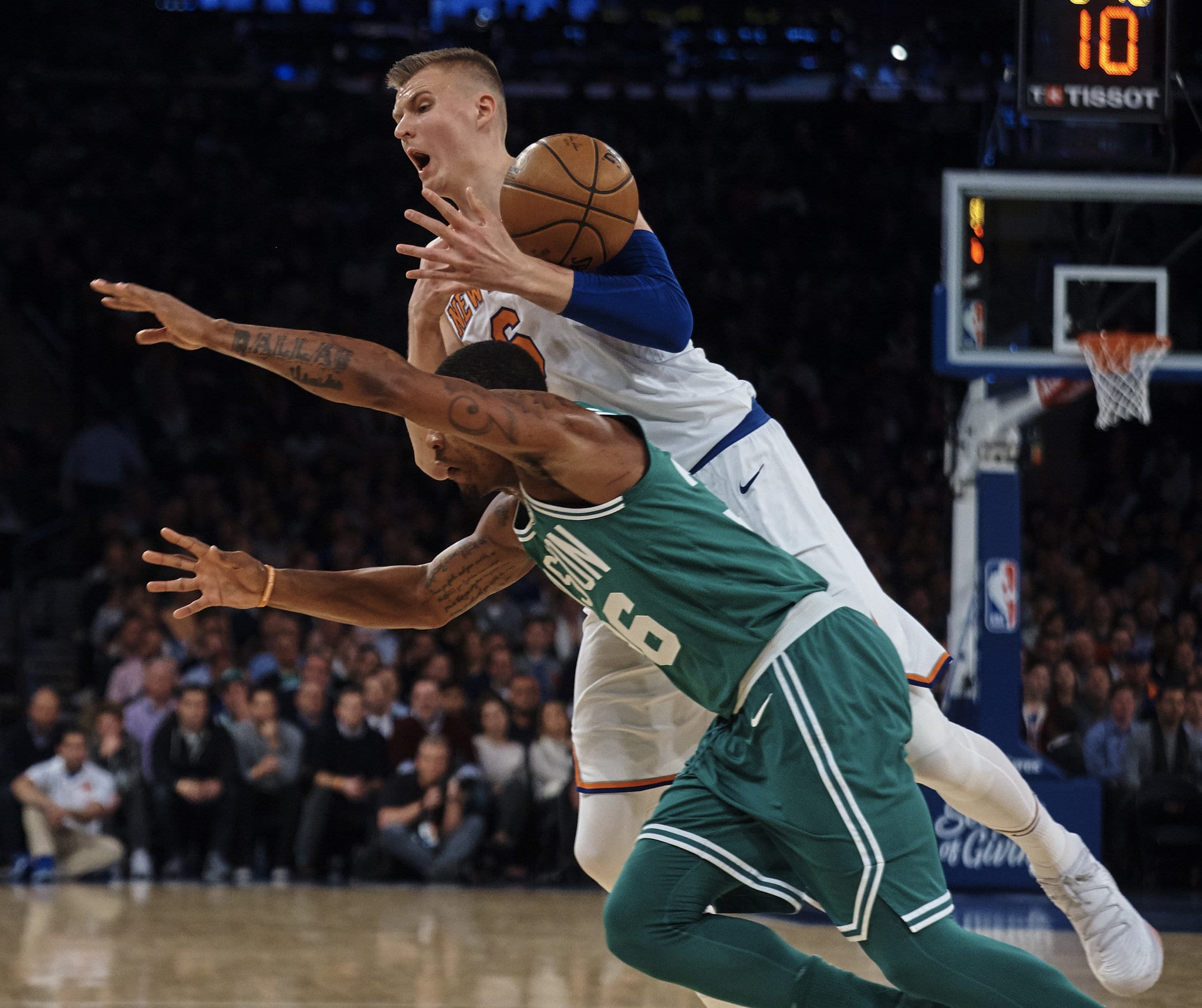 Cavaliers corta la racha de los Bulls, los Celtics en un bache y los Jazz ganan a los Spurs 